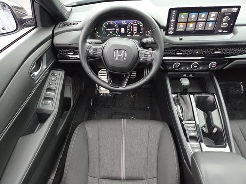 Used 2023 Honda Accord Sport image 29