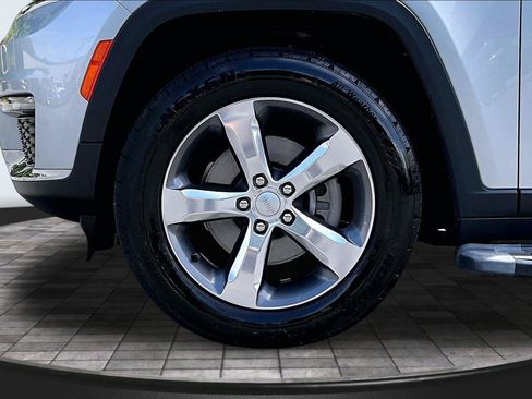 Certified 2021 Jeep Grand Cherokee L Limited w/ Trailer Tow Group (B) AWD/4WD image 19