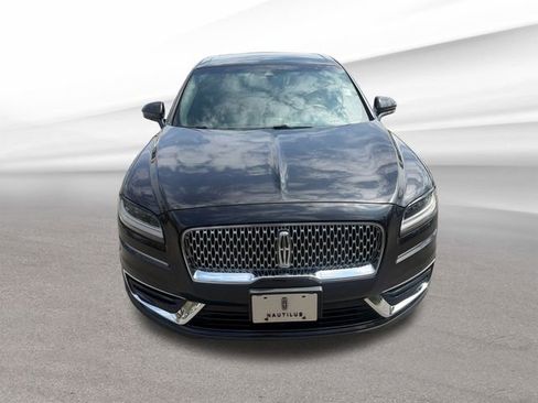 Used 2019 Lincoln Nautilus Premier AWD/4WD image 3