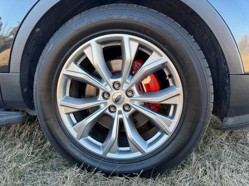 Used 2017 Ford Explorer XLT w/ Equipment Group 202A image 24