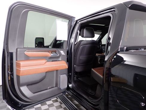 Used 2024 GMC Sierra 2500 Denali Ultimate w/ Snow Plow Prep/Camper Package AWD/4WD image 29