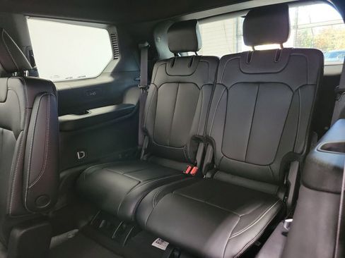 New 2025 Jeep Grand Cherokee L Limited w/ Black Appearance Package AWD/4WD image 8