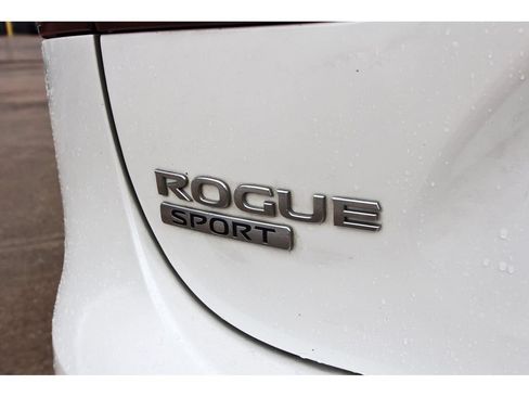 Used 2020 Nissan Rogue Sport SL w/ Premium Package FWD image 9