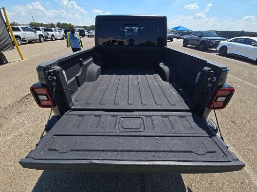 Used 2022 Jeep Gladiator Mojave w/ LED Lighting Group AWD/4WD image 9