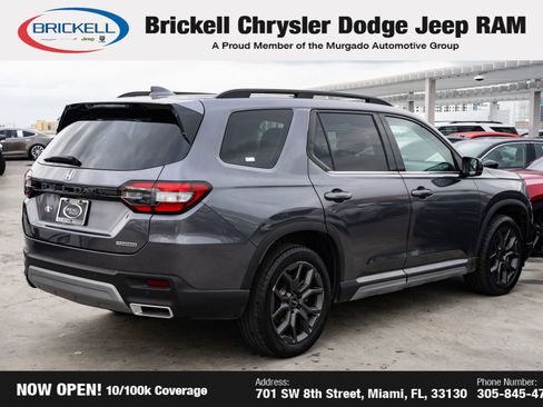 Used 2024 Honda Pilot Touring image 5