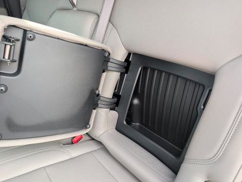 New 2025 GMC Sierra 2500 SLT w/ SLT Convenience Package image 15