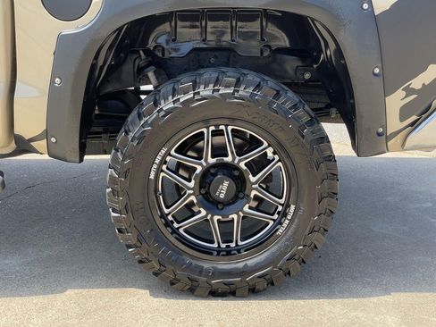 Used 2020 Toyota Tundra SR5 w/ SR5 Upgrade Package AWD/4WD image 51