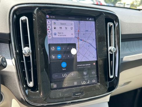 Certified 2026 Volvo XC40 B5 Plus w/ Protection Package Premier image 25