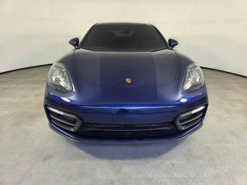 Used 2022 Porsche Panamera RWD image 2