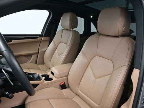 Used 2023 Porsche Macan image 5