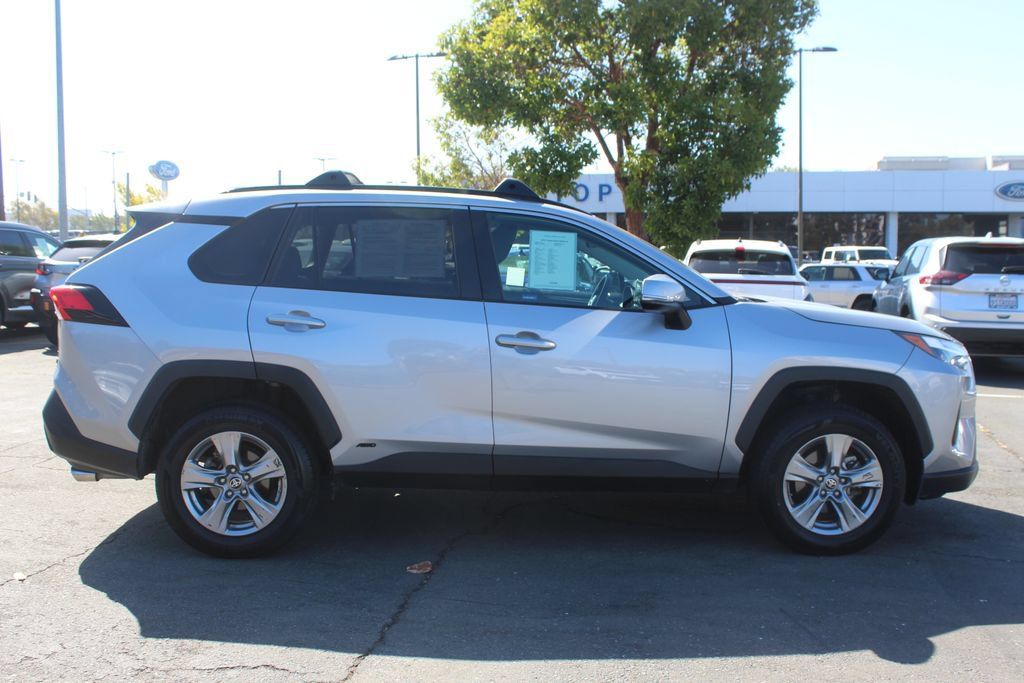 Used 2024 Toyota RAV4 LE AWD/4WD image 6