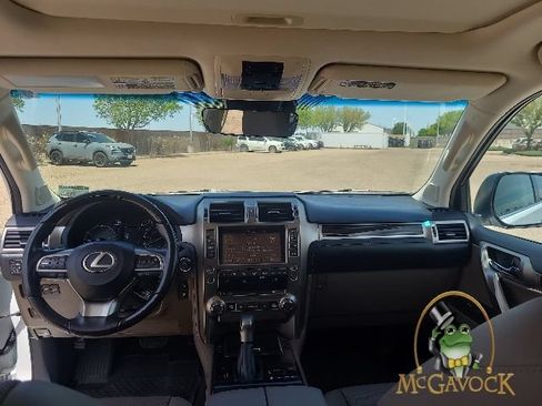 Used 2021 Lexus GX 460 Premium w/ Premium Package AWD/4WD image 24
