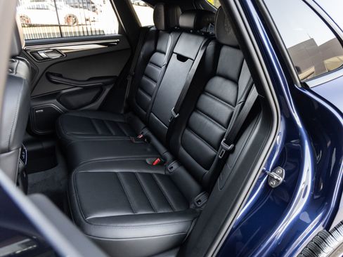 Certified 2026 Porsche Macan AWD/4WD image 37
