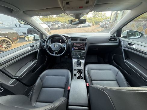 Used 2019 Volkswagen e-Golf SEL Premium FWD image 11