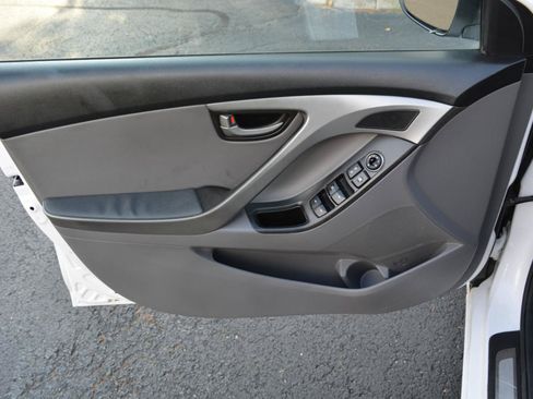 Used 2015 Hyundai Elantra Sport FWD image 9