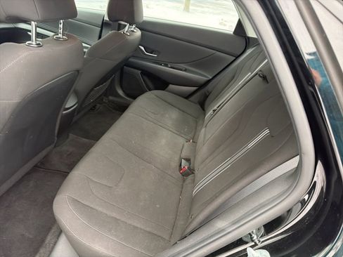 Used 2021 Hyundai Elantra SEL w/ Convenience + Premium Package image 12