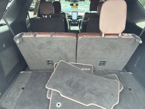 Certified 2022 Ford Explorer Platinum w/ Equipment Group 601A RWD image 9
