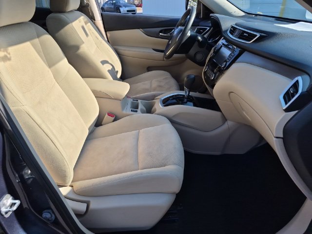 Used 2016 Nissan Rogue SV w/ SV Premium Package FWD image 37