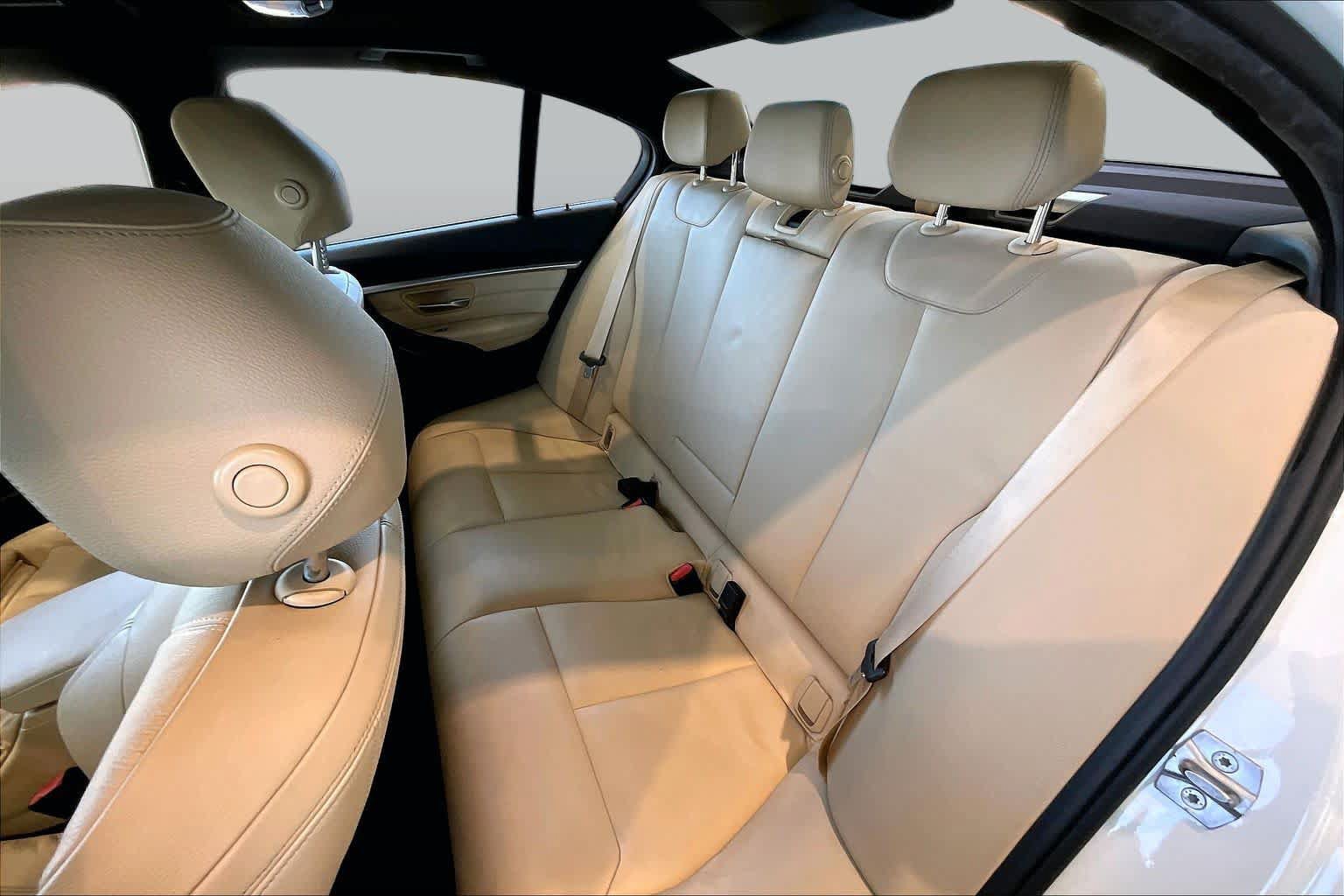 Used 2017 BMW 330e RWD image 22