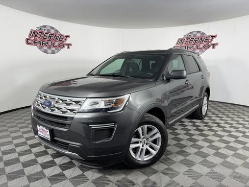 Used 2018 Ford Explorer XLT AWD/4WD image 1