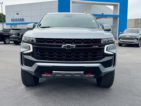 Used 2024 Chevrolet Suburban Z71 w/ Luxury Package AWD/4WD image 8