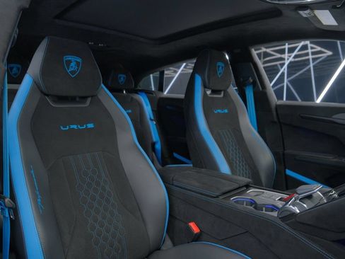 Used 2024 Lamborghini Urus Performante AWD/4WD image 22