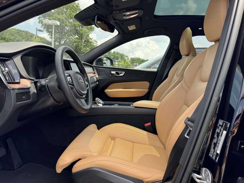 Used 2023 Volvo XC60 B5 Ultimate w/ Climate Package AWD/4WD image 12