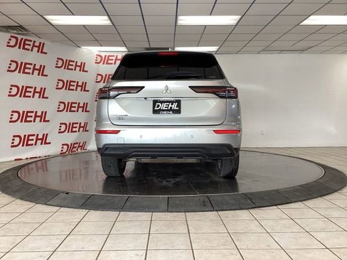 Used 2025 Mitsubishi Outlander ES AWD/4WD image 6