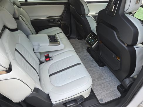 Used 2024 Rivian R1S Adventure AWD/4WD image 32