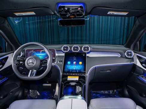 New 2025 Mercedes-Benz GLC 300 4MATIC image 13