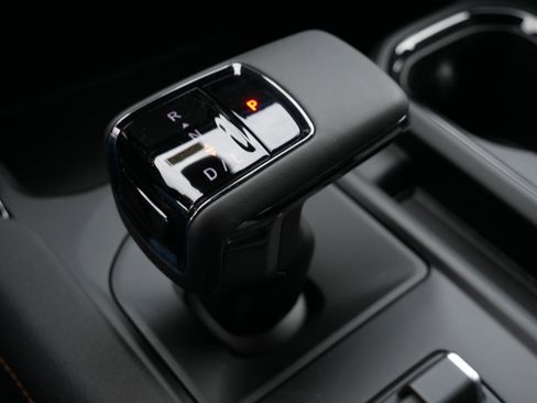 New 2026 GMC Sierra 1500 AT4 w/ Technology Package image 9