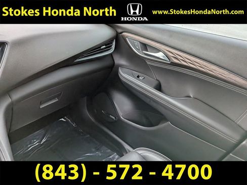 Used 2022 Buick Envision Avenir w/ Technology Package II image 19