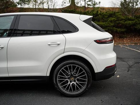 Used 2021 Porsche Cayenne S image 6