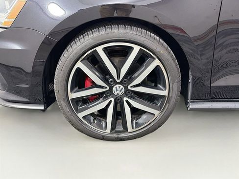 Used 2018 Volkswagen Jetta GLI FWD image 31