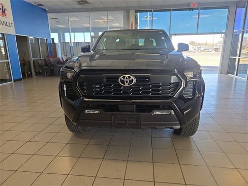 Used 2025 Toyota Tacoma TRD Off-Road image 3