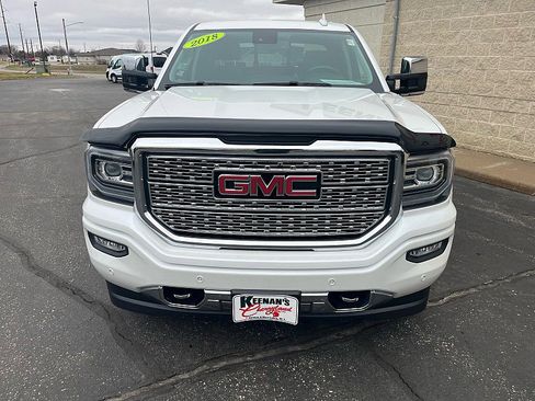 Used 2018 GMC Sierra 1500 Denali w/ Denali Ultimate Package AWD/4WD image 3