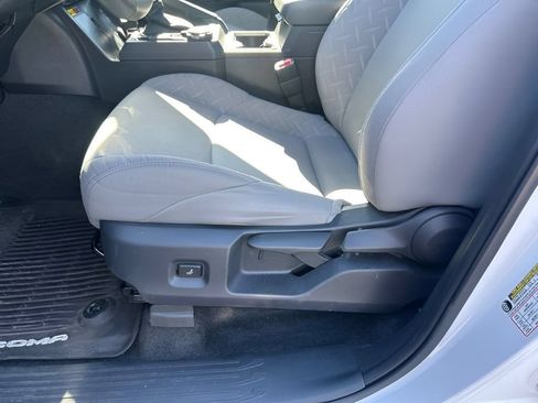 Used 2025 Toyota Tacoma SR5 AWD/4WD image 22