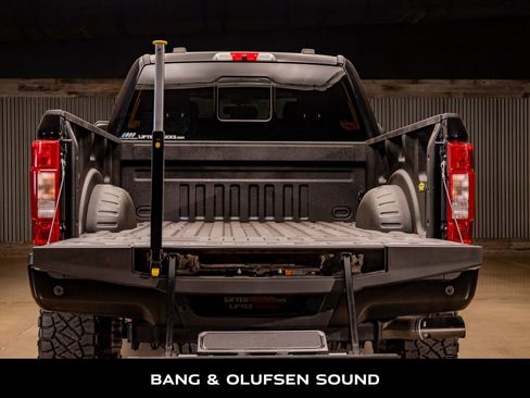 Used 2022 Ford F250 Lariat w/ Tremor Off-Road Package image 9