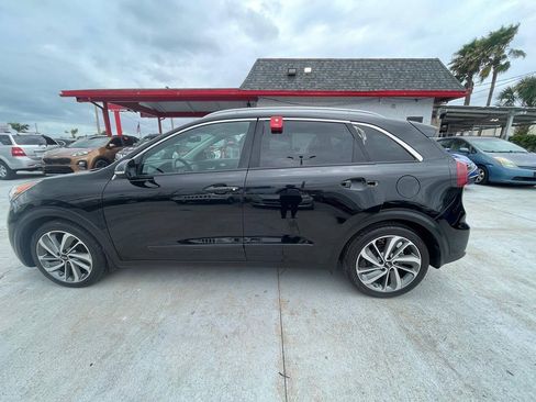 Used 2017 Kia Niro Touring FWD image 3