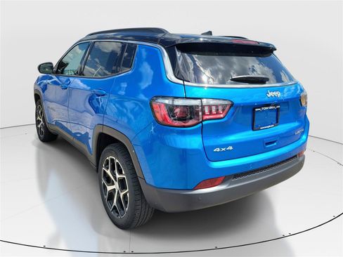 Used 2024 Jeep Compass Limited AWD/4WD image 3