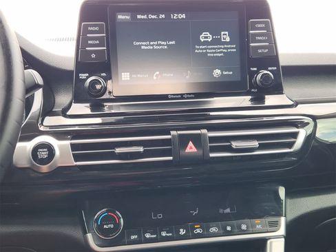 Used 2021 Kia Seltos EX image 17