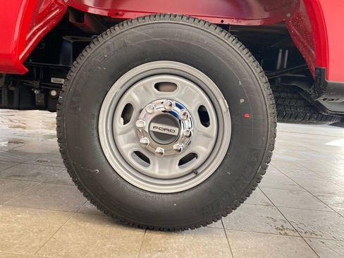 New 2026 Ford F250 XL w/ XL Chrome Package image 29