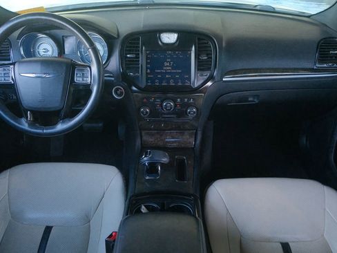 Used 2013 Chrysler 300 Motown image 19