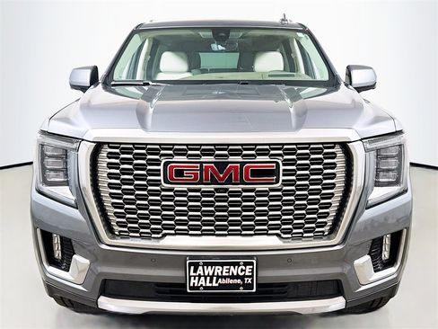 Used 2021 GMC Yukon Denali w/ Denali Premium Package image 2