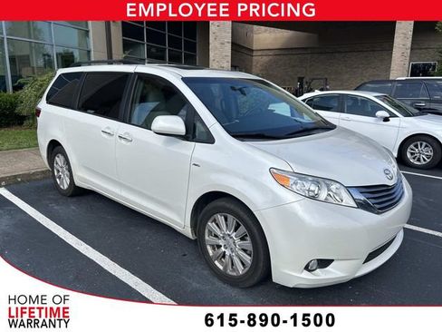 Used 2017 Toyota Sienna XLE AWD/4WD image 1