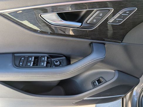 Used 2025 Audi Q7 3.0T Premium Plus image 11