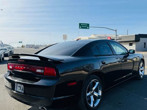 Used 2014 Dodge Charger R/T w/ Wheels & Tunes Group image 2