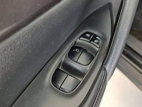 Used 2016 Nissan Rogue S w/ Appearance Package FWD image 21