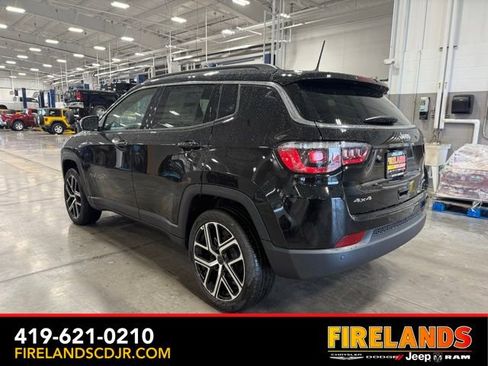 New 2025 Jeep Compass Limited w/ Sun & Sound Group AWD/4WD image 4
