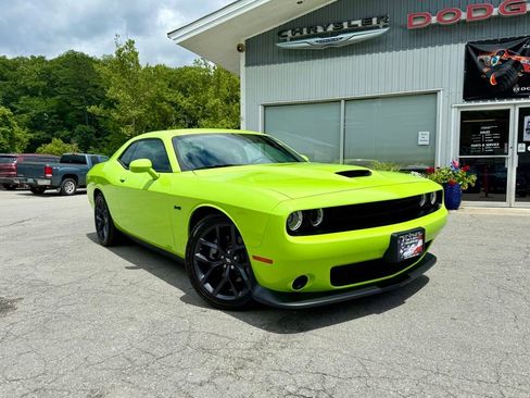 Used 2023 Dodge Challenger R/T w/ Blacktop Package image 2